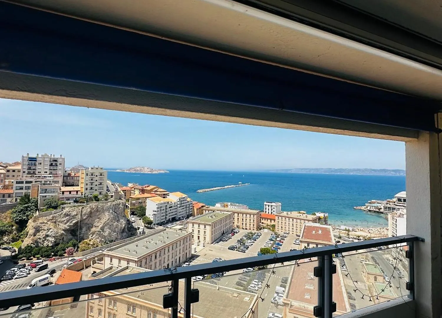 La Plage Marseille 0*,  France